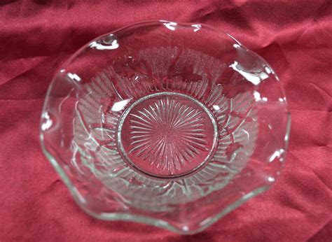 Iris And Herringbone Clear Clear Ruffled Sauce Bowl Jeannette Etsy