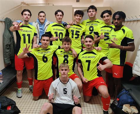 Futsal nos lycéens reviennent d Auxerre invaincus Ensemble scolaire