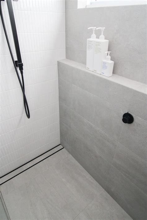 The Shower Ledge Best Alternative To A Shower Niche On The Ball