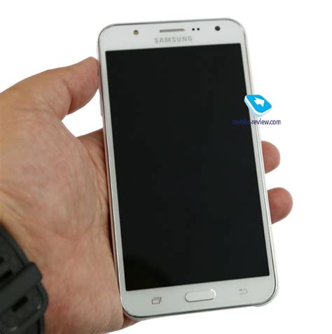 Mobile-review.com Обзор фаблета Samsung Galaxy J7 (SM-J700H/SM-J700F)