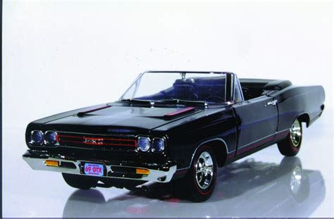 1:18 Ertl Plymouth GTX '69 426 Hemi Convertible white, black, red, MIB ...