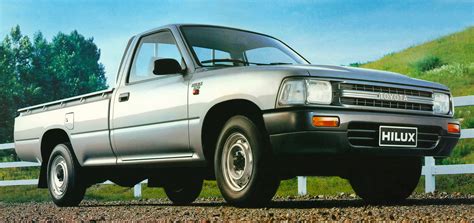 Thailand 1995: Toyota Hilux claws back to #1 for 313 sales, market ...