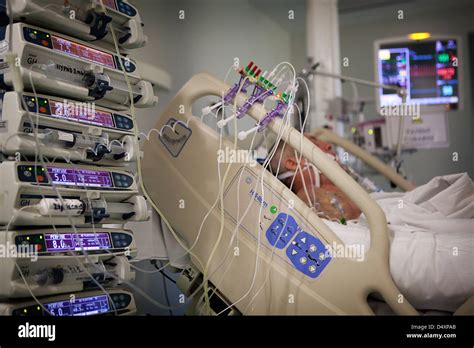 Intensive Care Unit Stock Photo Alamy