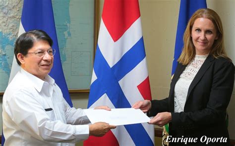 Canciller Recibe Copias De Estilo De Embajadora De Noruega