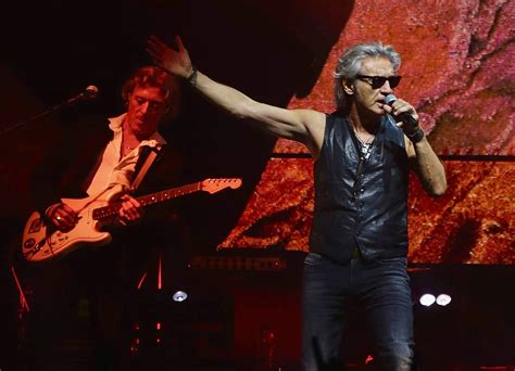 Ligabue Infiamma Allunipol Arena La Dedica A Bologna