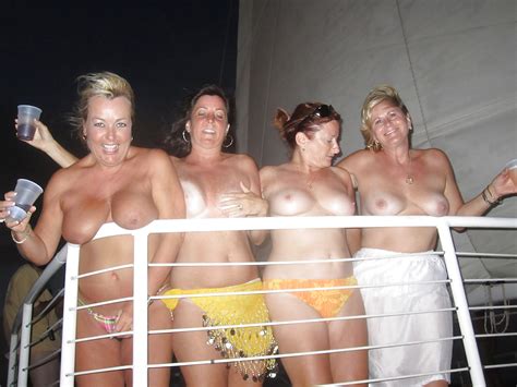 Groups Of Girls Flashing In Public N C Porn Pictures XXX Photos Sex Images PICTOA