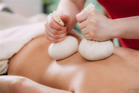 Ayurvedic Pinda Sweda Herabal Pouch Massage