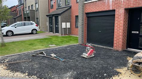 County Durham Starlight Resin Driveway With Charcoal Block Border