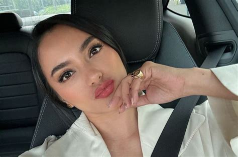 Tampil Cantik Dengan Baju Bodo Bugis Penampilan Ririn Ekawati Pulang