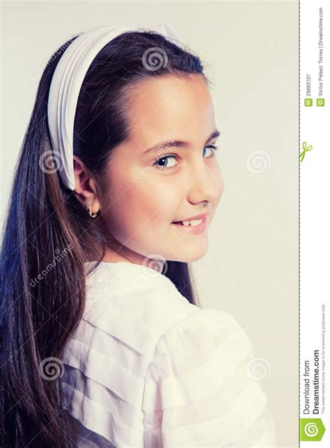 Portrait D Une Petite Fille Dans Son Premier Jour De Communion Image