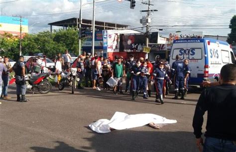 Motoqueiro Morre Após Colidir Com Carro Na Zona Norte