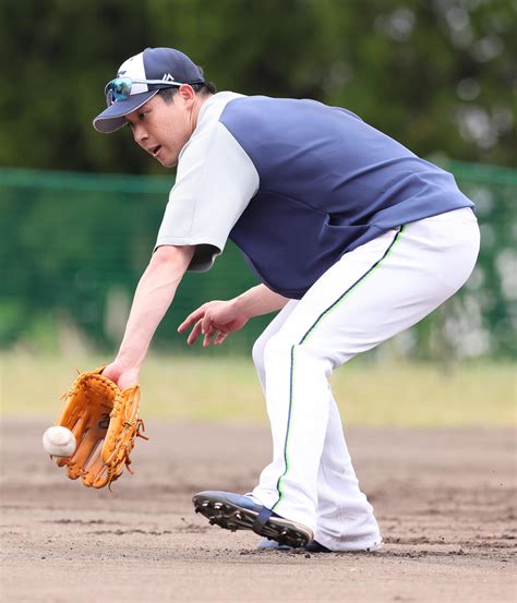 【ヤクルト】山田哲人、wbcは二塁こだわらず臨機応変「栗山監督の期待に応えたい」 プロ野球写真ニュース 日刊スポーツ