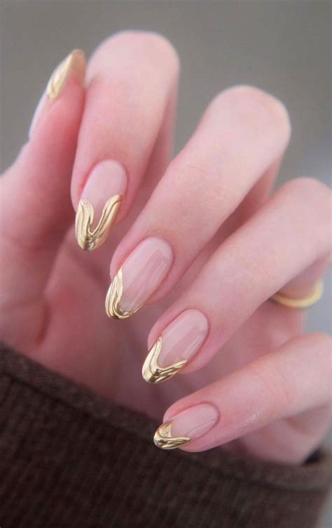 Embrace Autumn With Stunning Nail Art Ideas Abstract Gold Tip Nails