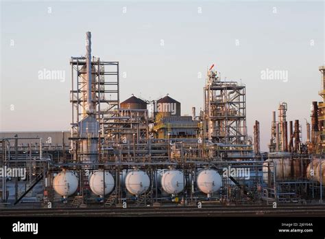 Oil And Gas Refinery Montreal East Quebec Canada Stock Photo Alamy