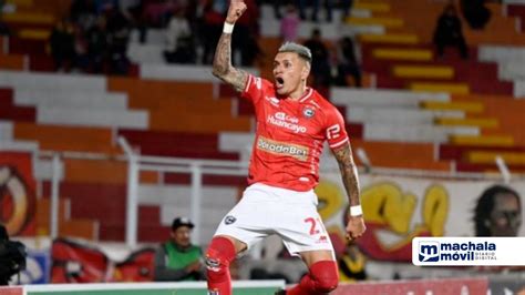 Carlos Garc S Renov Contrato Con Cienciano Tras Caerse Su Fichaje Al