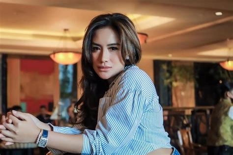 Shinta Bachir Baru Bulan Nikah Gugat Cerai Suami