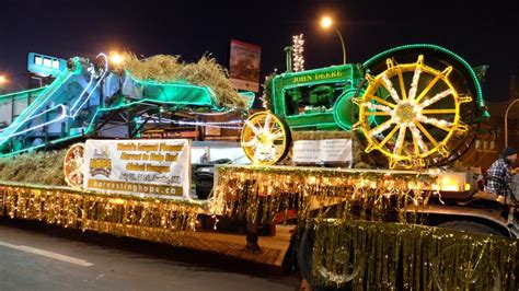 Float with antique farm machines wins award at Santa Claus Parade ...