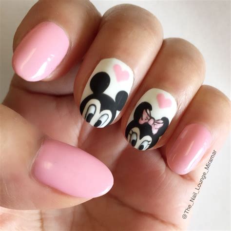 Disney Mickey Minnie Mouse nail art design Uñas Mickey y minnie