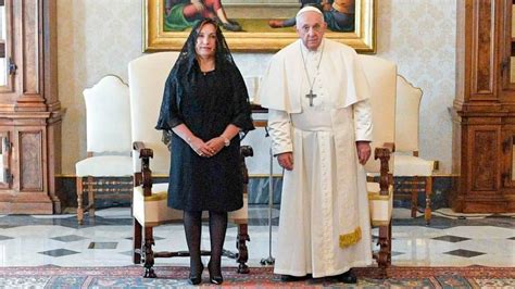 Rosangella Barbarán sobre el papa Francisco y su foto con Dina Boluarte