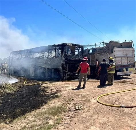 Choque E Incendio De Un Cami N Y Colectivo En Ruta Provincial N