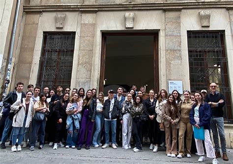 Estudiantes De Marketing Research En GIB Visitan El Centre Del Carme