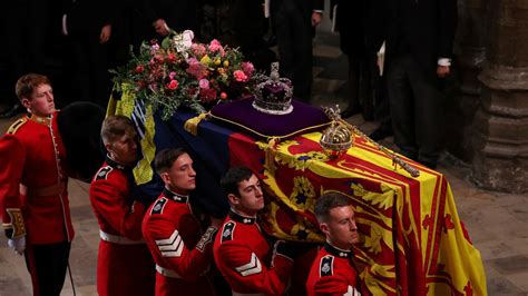 Funérailles d Elizabeth II une grande émotion pour le dernier adieu à