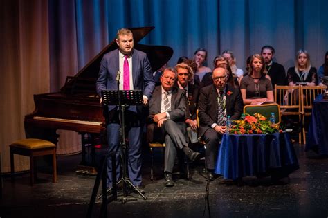 MP presents awards at Colne Park High School Awards Evening | Rt Hon Andrew Stephenson CBE