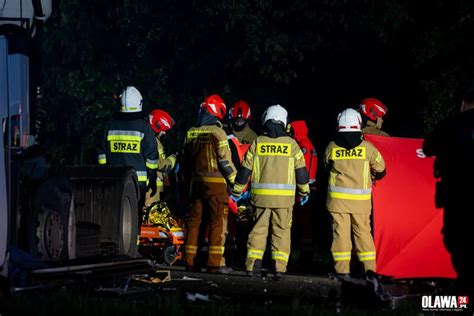 Tragiczny wypadek w Oławie Potworna śmierć młodych ludzi Straszne