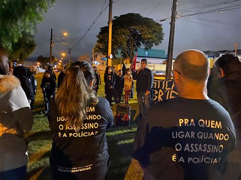 Familiares de jovens mortos em confronto a Polícia Militar realizam