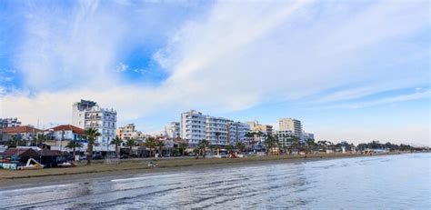 Premium Photo Finikoudes Beach City Of Larnaca Cyprus Blue Sky With