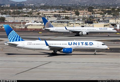 N19136 Boeing 757 224 United Airlines Bruce Leibowitz JetPhotos