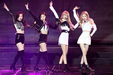 7 Baju Panggung BLACKPINK Yang Kelewat Seksi