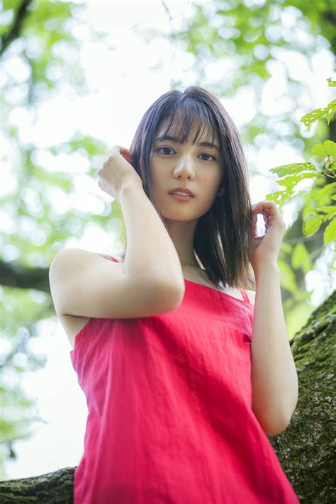 日向坂46小坂菜緒1st写真集、629発売決定！写真集公式snsも開設。先行カット＆告知メッセージ動画も公開 日向坂46まとめきんぐだむ