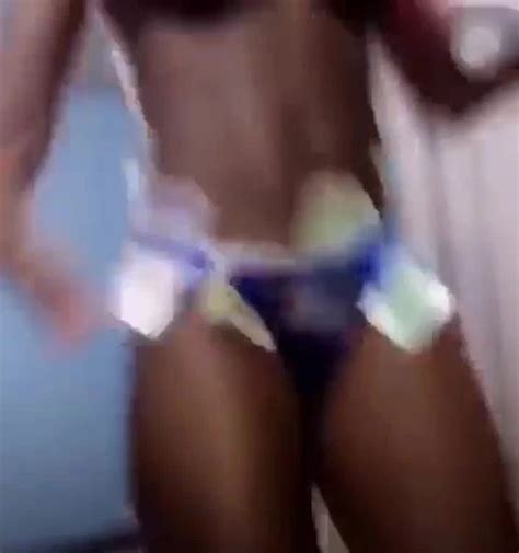 La Petasse Du Couloir Qui Aime Le Fric Amateur Porn Xhamster