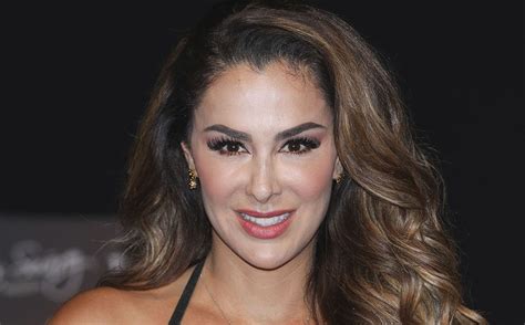 Ninel Conde Impacta Con Su Figura Posando En Bikini Dorado Fama
