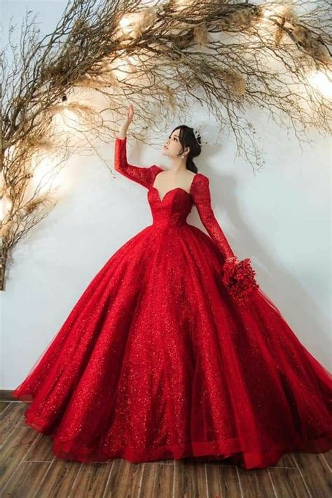 Pin By Isabel Draiman On Xv Rojo Vino Red Ball Gowns Red Bridal