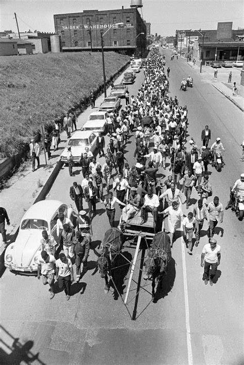 PHOTOS: Today in History – May 2