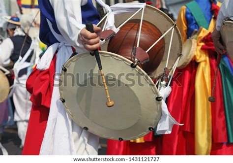 Janggu Korean Traditional Percussion Quartet Instrument 스톡 사진지금 편집