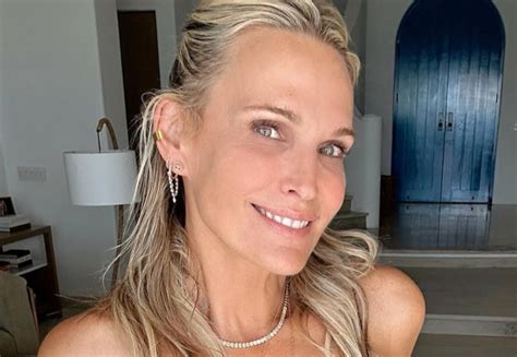 Watch Molly Sims Show Off Her Bikini Body In A Skimpy Two Piece While Enjoying A Girls Trip