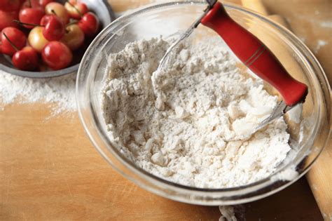 How To Use A Pastry Blender For The Flakiest Pie Crust