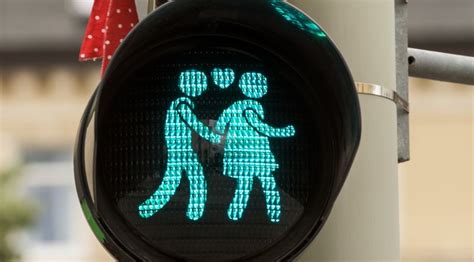 Munich Introduces Same Sex Pedestrian Traffic Signals Cnn