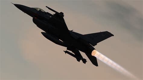 Us F 16 Crashes At Holloman Afb New Mexico Pilot Ejects Sustains