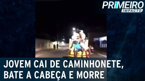 Jovem Morre Ap S Cair Da Carroceria De Caminhonete Pared O De Som