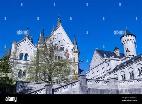 View To Neuschwanstein Castle Fotos Und Bildmaterial In Hoher