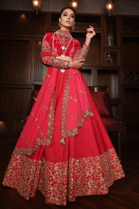 Buy Red Raw Silk Embroidered Cutdana High Neck Bridal Lehenga Set For