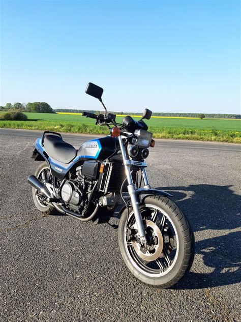 Honda Vf 700 Sabre V4 Różanówka • Olxpl