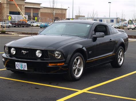 2005 Ford Mustang - Information and photos - MOMENTcar