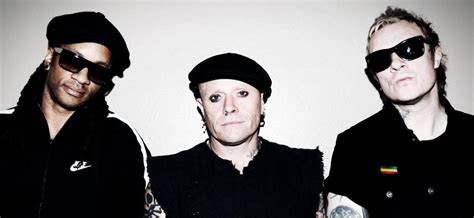 Legendaarinen The Prodigy aloitti uransa 90-luvulla - katso nostalgisen ...