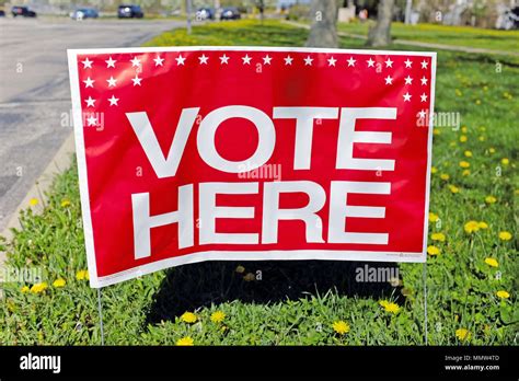 Stand Alone Vote Here Sign Hi Res Stock Photography And Images Alamy