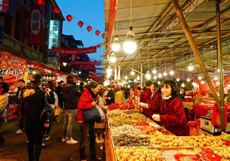 春節必逛！迪化街、三鳳中街盤點全台十大年貨大街 觸食旅